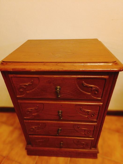 Mesinha de cabeceira