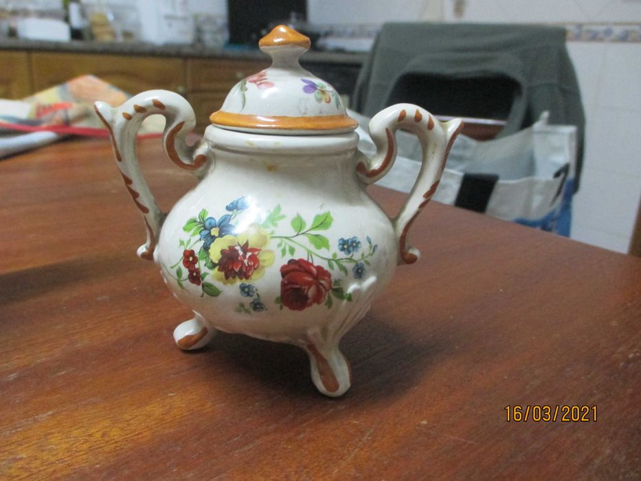 3 peças de louça - 2 ceramica Fiorentina + outra