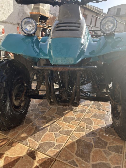 Moto 4 Susuki LT 160