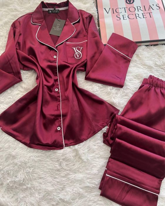 Жіноча піжама. Victoria's Secret (S, М) (Шовк і бархат, в описі)
