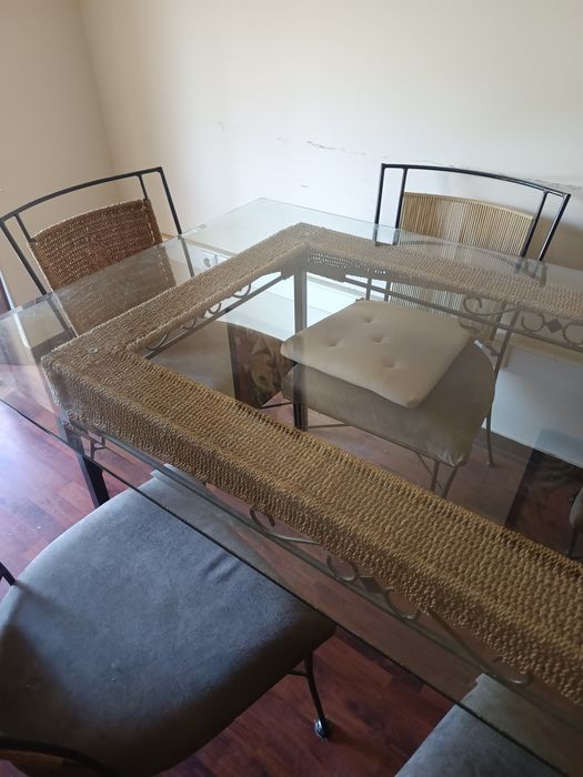 Mesa de jantar com 6 cadeiras