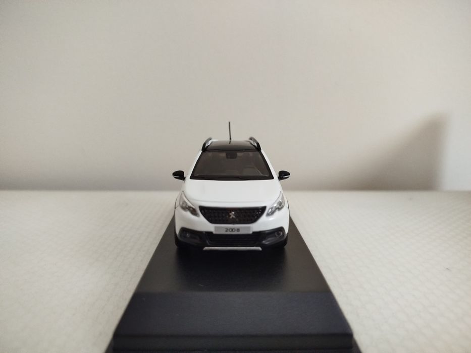 Miniatura Peugeot 2008 Nova 1/43