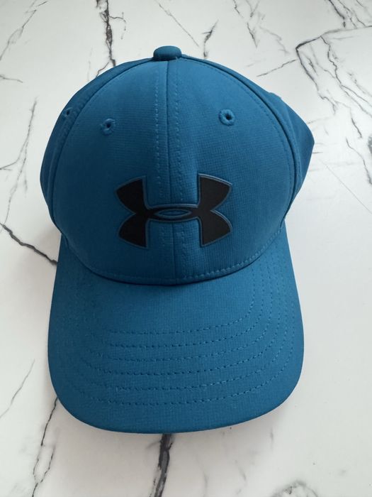 Chłopięca czapka z daszkiem