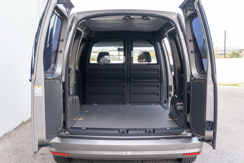VW Caddy Maxi 2.0 TDI    (Desde 190€/mês financiamento)