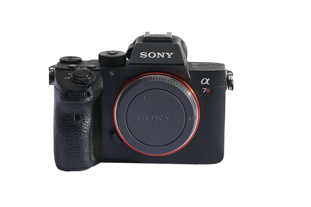 Aparat Sony A7RIII w zestawie z gripem plus 2 baterie Newell