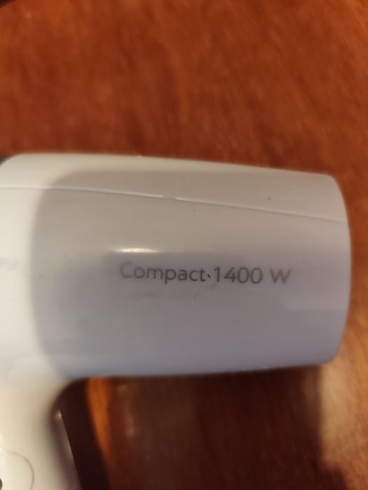 Продам фен Delfa, 1400W.