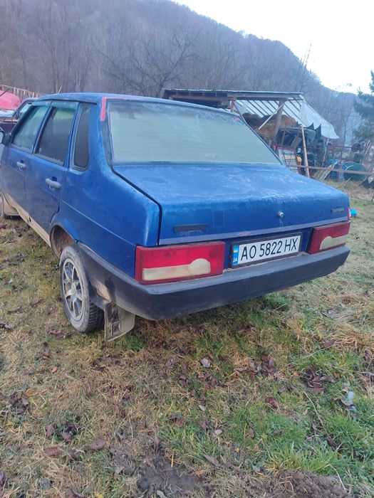 Ваз 21099 2007 року.