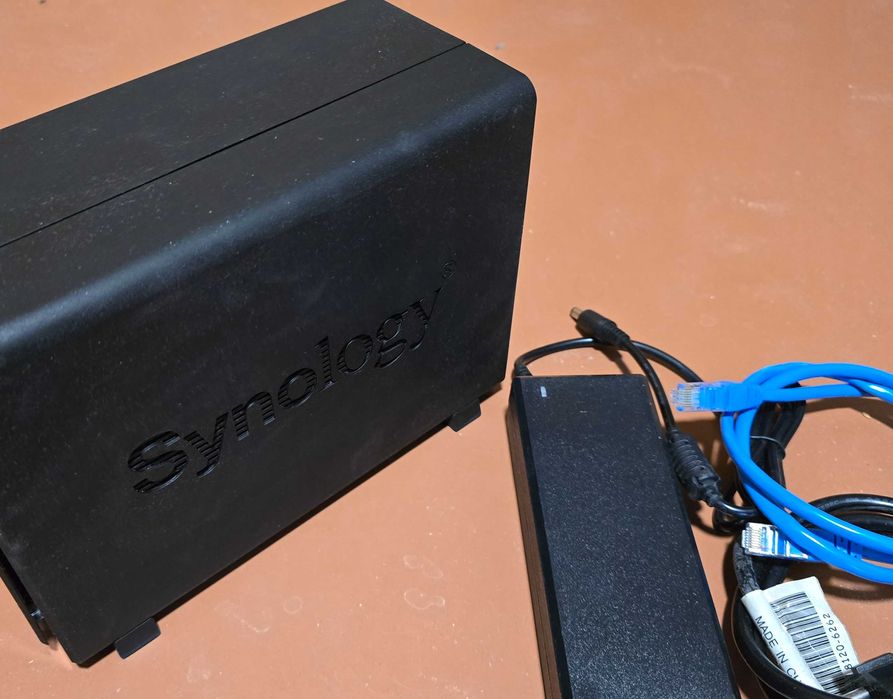 NAS Synology DS216 play мережеве сховище