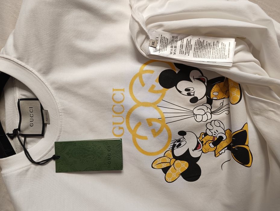 Koszulka Gucci z kultową parą Mickey Mouse.