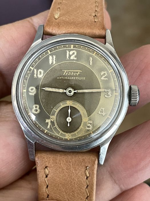 Tissot estilo militar, anos 40m do século XX, 'radium dial'