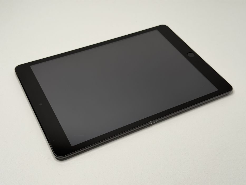 iPad 9. gen. (A2604) - 256GB - Cellular (LTE) - faktura VAT 23%