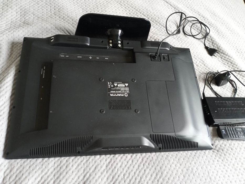 Telewizor Tv 24 cale Manta LED2401 + dodatki