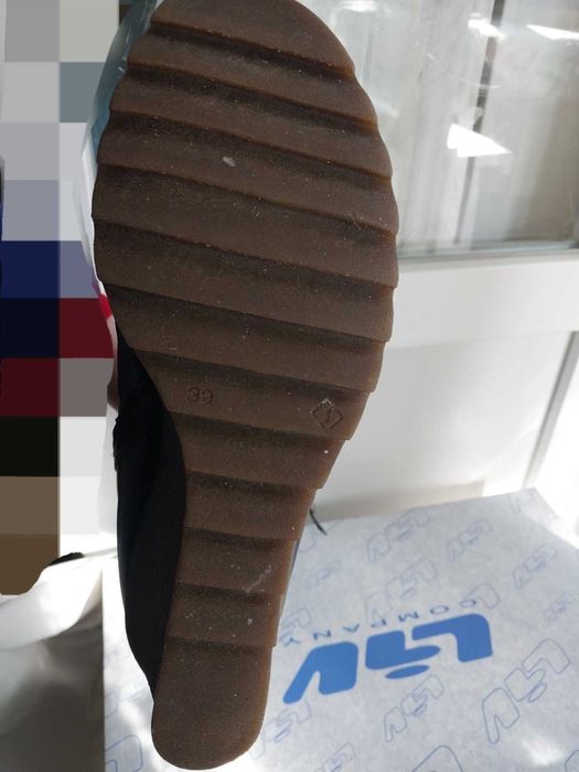 ПРОДАМ!!! Зимові натуральні шкіряні сапожки в гарному стані!