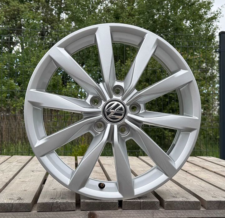 Alufelgi 5x112 r17 VW Golf V IV VII Passat Jetta Touran Sharan 108#