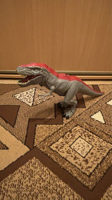 Динозавр пластик