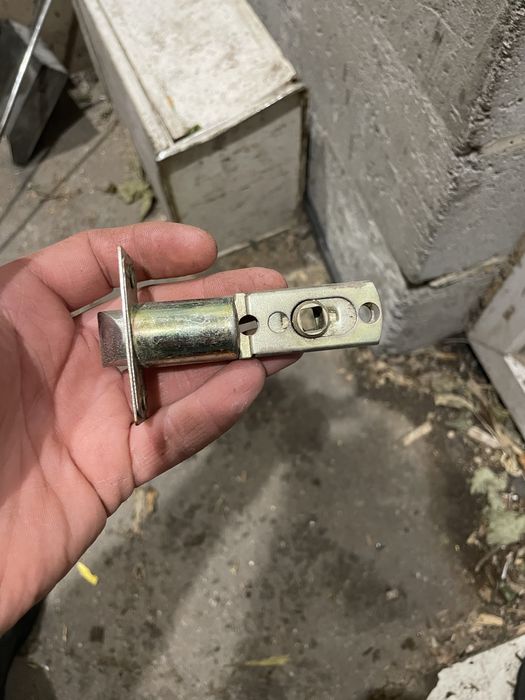 Продам замок дверний в міжкімнатну дверь