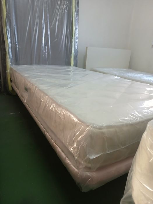 Sommier com colchão