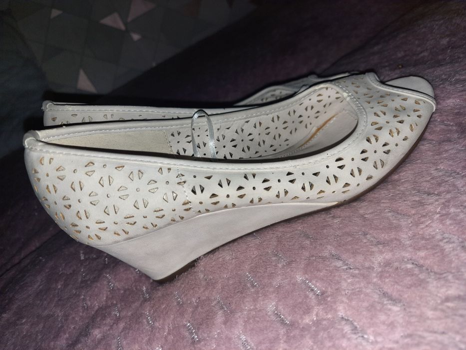 Buty 39 na małym koturnie klinie obcas letnie lato