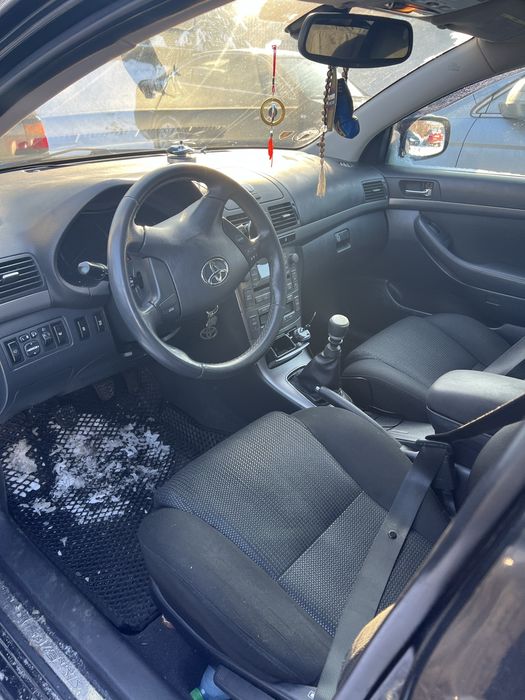 Продам авто тойота авенсіс