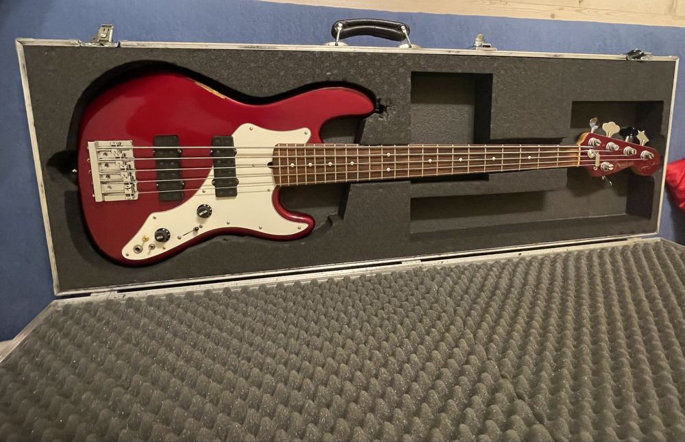 Fender Roscoe Beck V USA