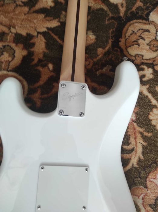 Squier Deluxe Stratocaster Hot Rails