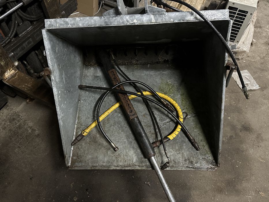 Piaskarka ocynk samozaładowcza łyżka piasku soli komunalna 150 cm