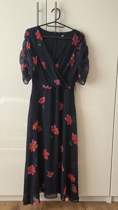 Oddam sukienke DKNY