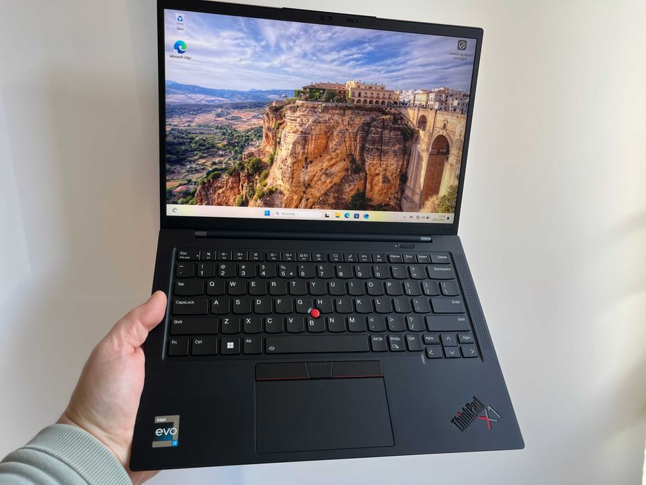 Lenovo ThinkPad X1 Carbon Gen 11 i7-1355U 16GB 512 SSD OLED W11P FV 23