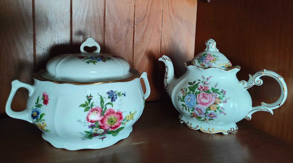 Chaleira e Terrina floral pocelana