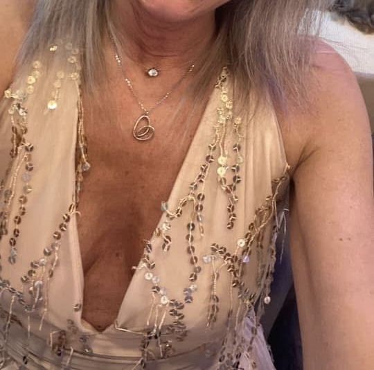 Vestido festa tamanho M bege com brilhantes