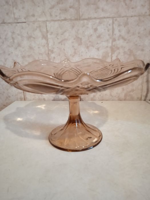 Продам вазу - конфетницу