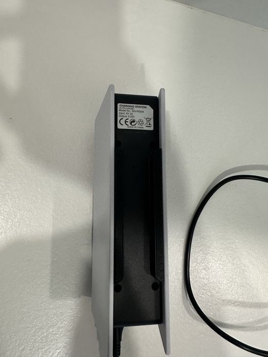 Зарядна станція для джойстиків