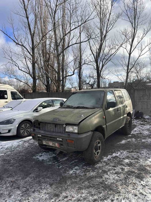 Ниссан Террано 
850$
Заводиться едет .
Мотор коробка раздатка нормальные .
Кузов уставший .