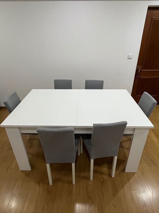 Mesa de jantar e 6 cadeiras