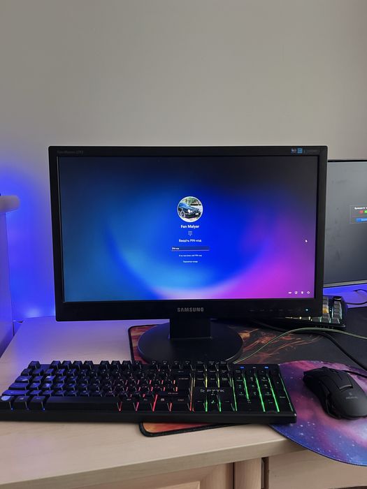 Продам монітор Samsung SyncMaster 2243SN+клавіатура та мишка
