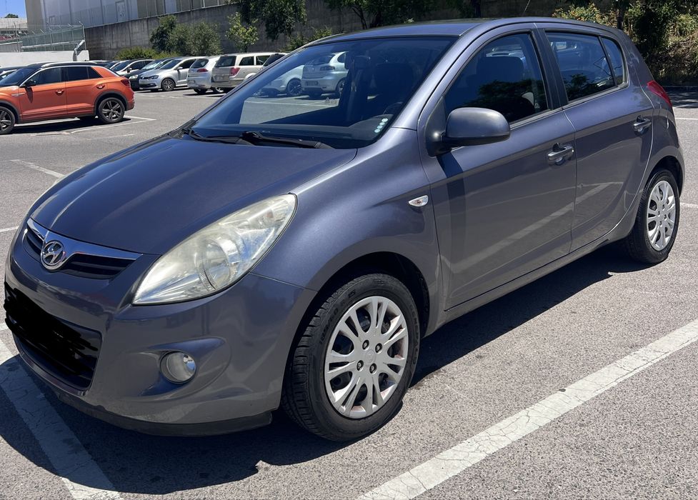 A nice hyundai i20