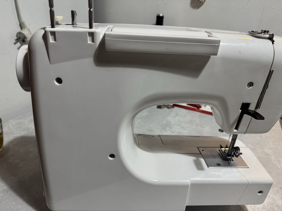 Maquina de costura Jocel