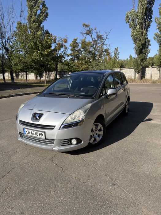 Продам авто Peugeot 5008  2.0 дизель