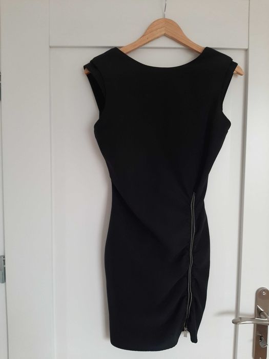 Dopasowana sukienka ZARA