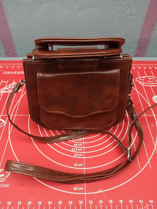 Жіноча стильна сумка коричневого кольору