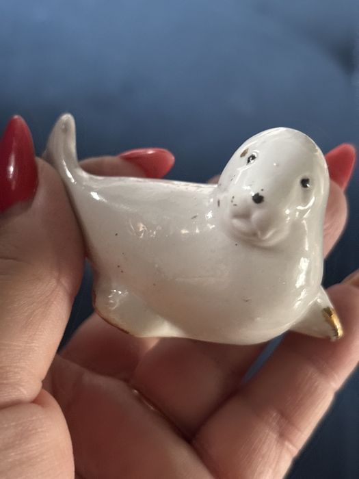 Stara porcelanowa foczka