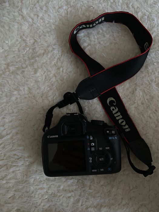 Продам фотоапарат Canon Eos rebel t3 1100