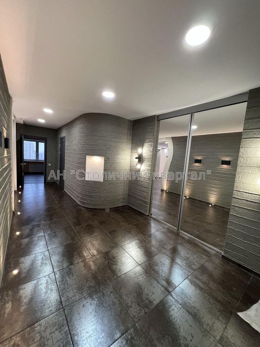 Позняки ЖК Діадема вулиця Срібнокільська 2а