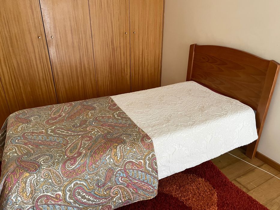 Cama de solteiro64398353147907121