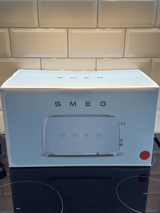 Nowy toster SMEG 4 kromki