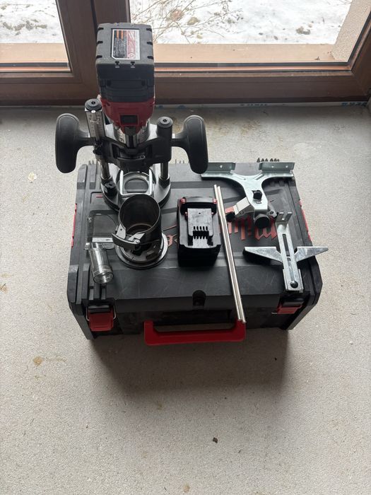 Frezarka Milwaukee m18