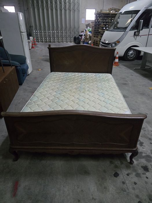 Cama casal sem colchão 1,60 por 2m