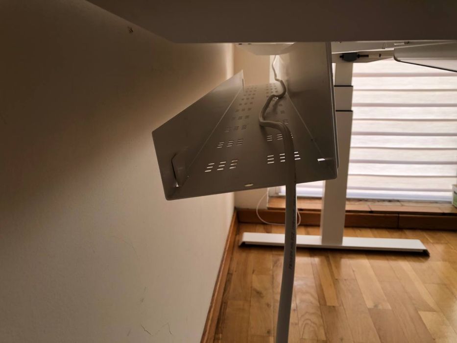 Офісний/компʼютерний стіл с регулюванням висоти