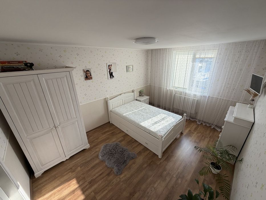 Продається набір меблів (тільки комплектом)