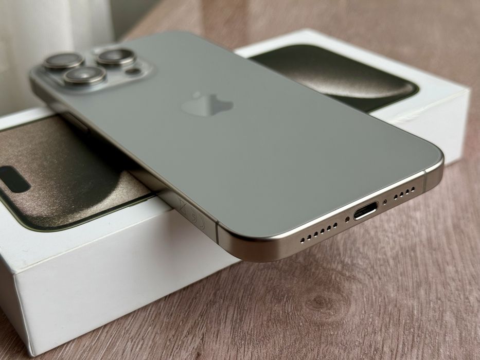 Apple Iphone 15 Pro Max Natural Titanium 256gb акб 88%